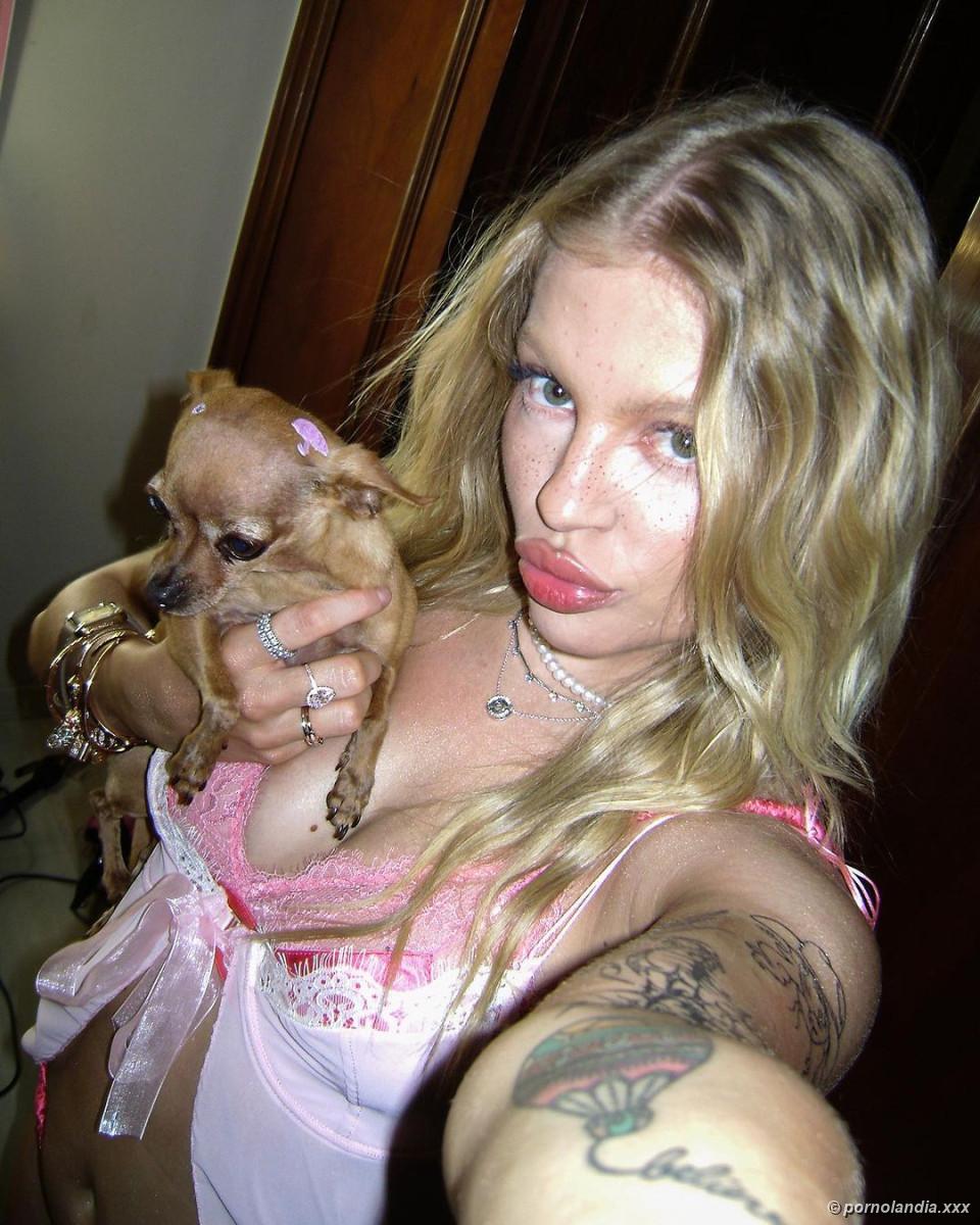 Luisa Sonza de calcinha em bastidores do seu novo clipe - Foto 242697